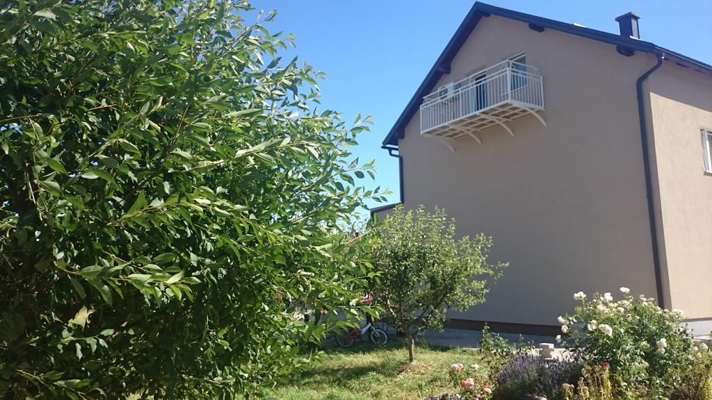 Apartment And Rooms Aracic Korenica Exterior photo