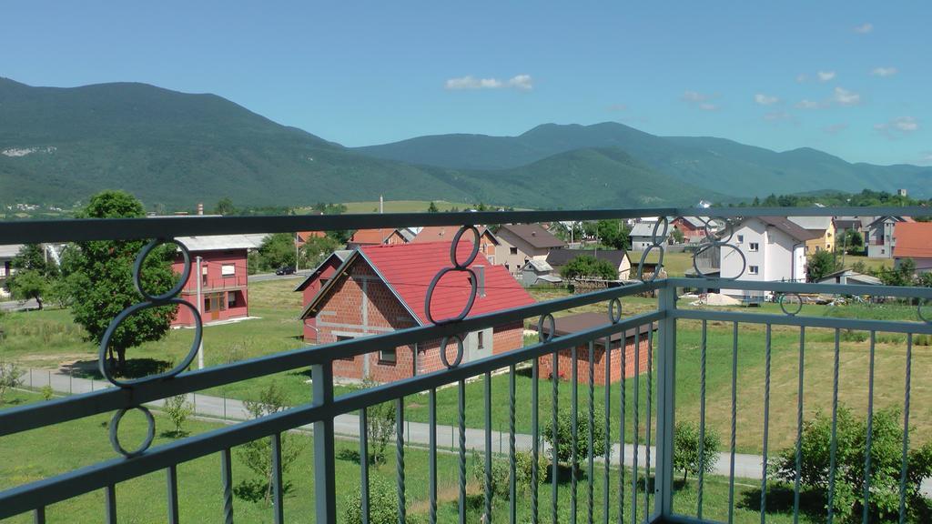 Apartment And Rooms Aracic Korenica Exterior photo